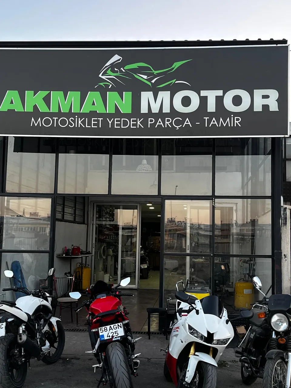 Akman Motor Sivas servis ve mağaza dış görünümü 91